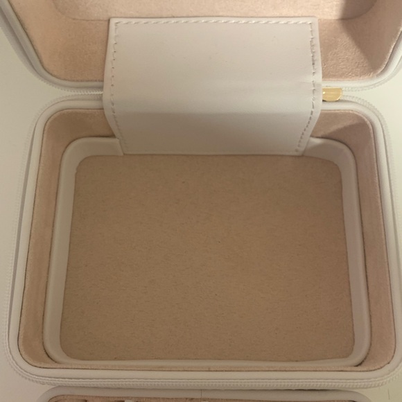 Gorjana Go To Jewelry Case - Picture 11 of 15